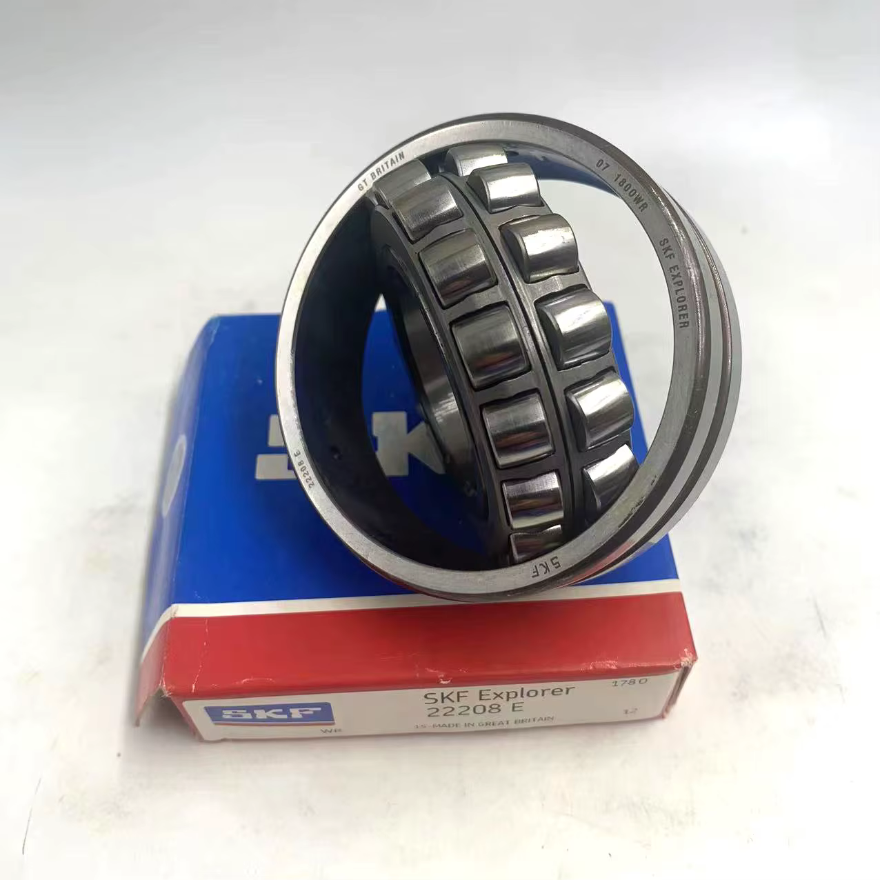 Original Sweden skf Bearing 22208 E Tapered Bore Spherical Roller Bearing 22208